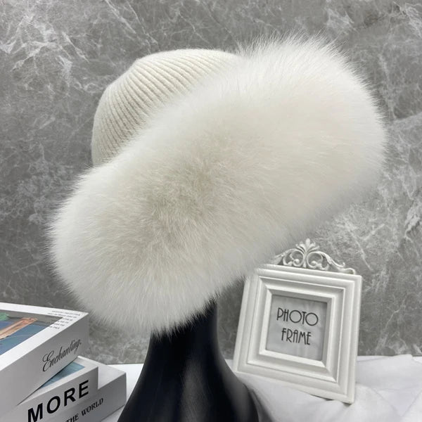 Stylish Winter Beanie Hat with Natural Fox Fur