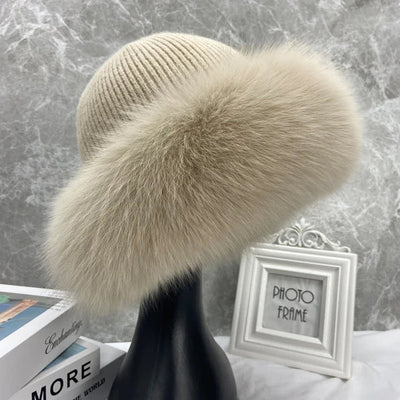 Stylish Winter Beanie Hat with Natural Fox Fur